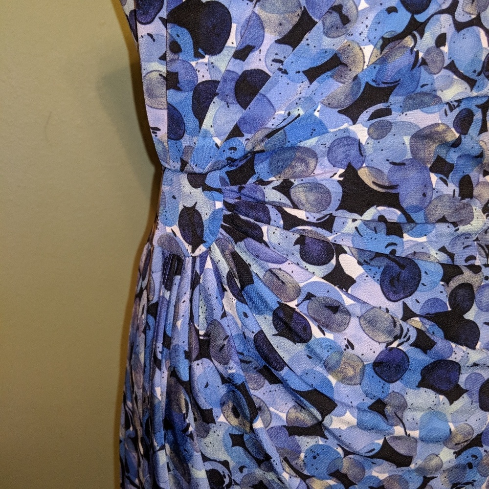 Dress - Picture 2 of 5